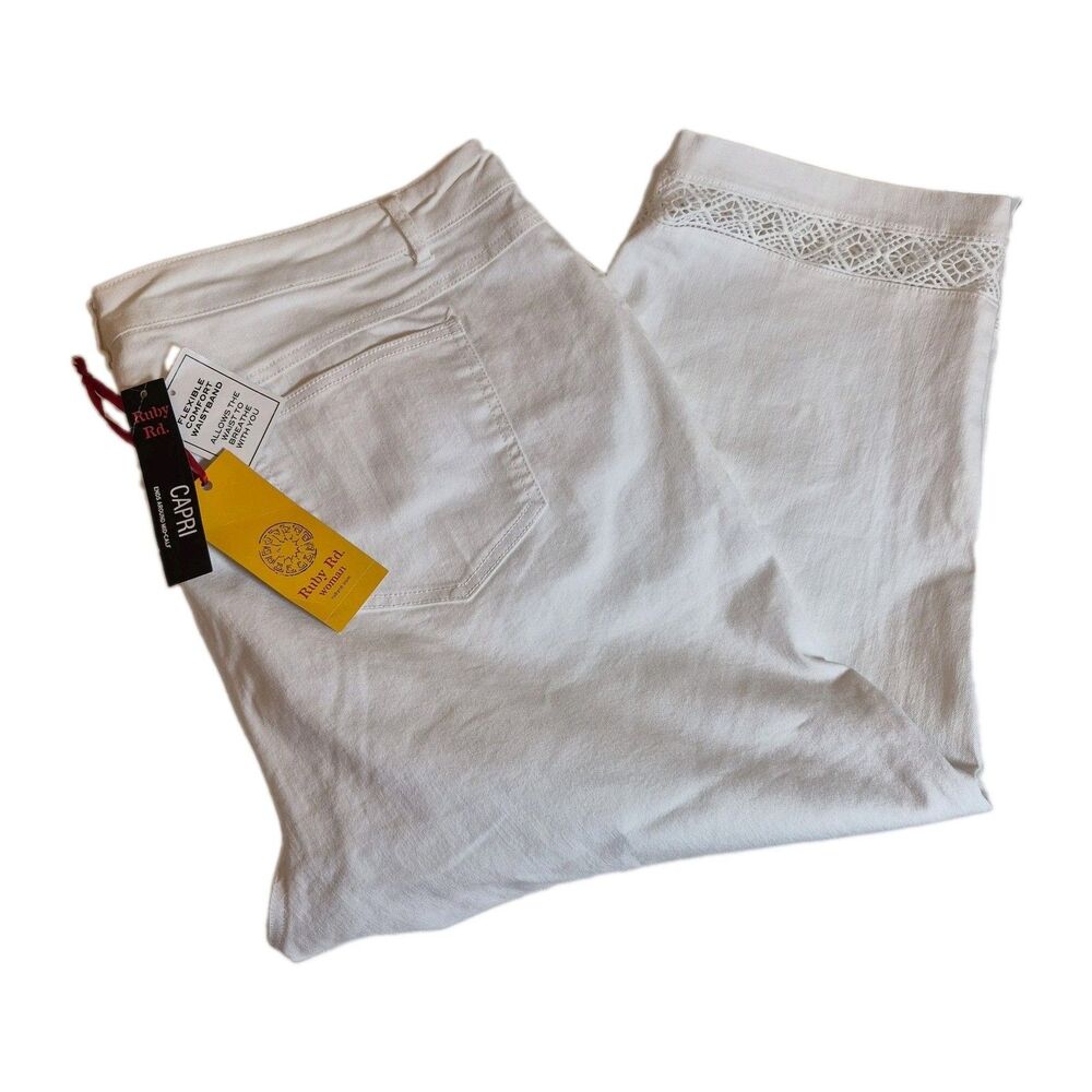 Ruby Rd. Women's Capri Pants Size 22W White Stretch Lace Hem Pockets